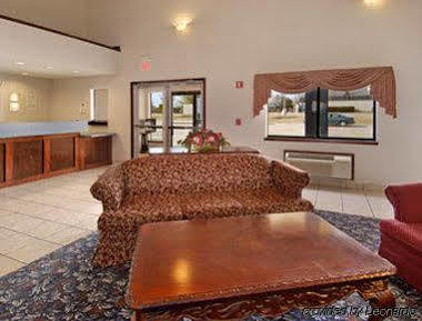 Super 8 By Wyndham Perry Hotel Exterior foto